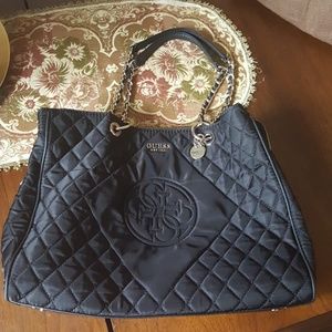 03:08 - GUESS  Nylon Quilt Tote